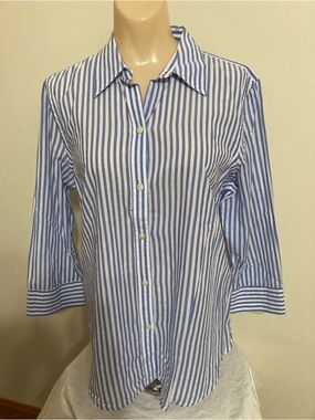 Classic Blue & White Striped Button-Down 3/4 sleeve Shirt. Item# SSct5